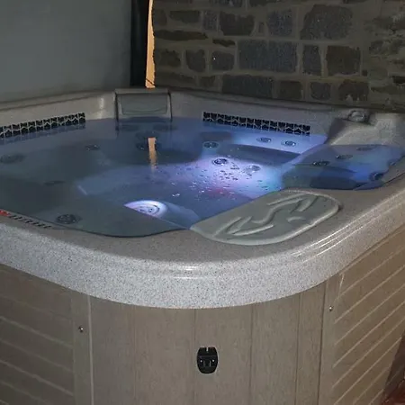 Au Mont Chez Nous # Jacuzzi & Sauna # Holiday home Pontorson