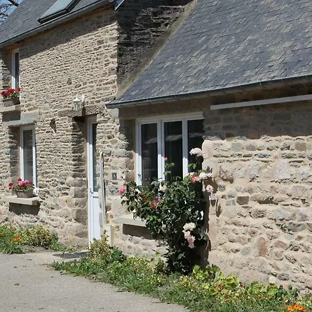 Au Mont Chez Nous # Jacuzzi & Sauna # Holiday home Pontorson