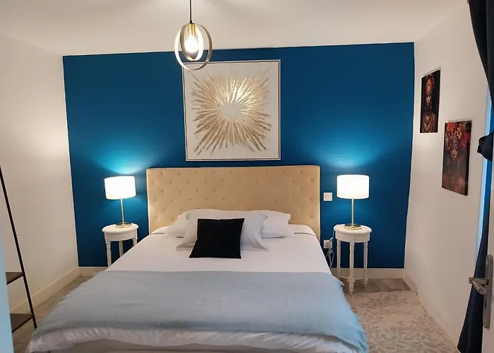 Au Mont Chez Nous # Jacuzzi&sauna # * Pontorson