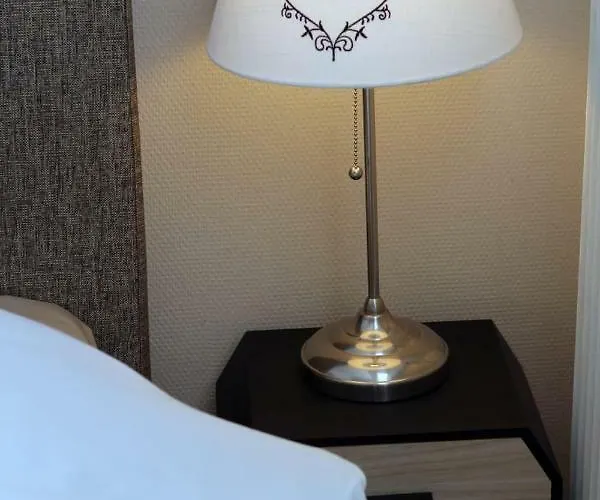 Au Mont Chez Nous # Jacuzzi&sauna # * Pontorson